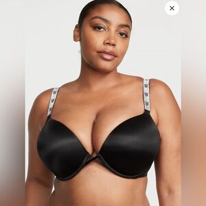✨MUST GO✨ NWOT VS Bombshell Shine Bra